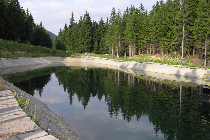  Referenčné stavby / Protipožiarna nádrž v KÚ Veľký Bysterec (Kubínska Hoľa) - foto