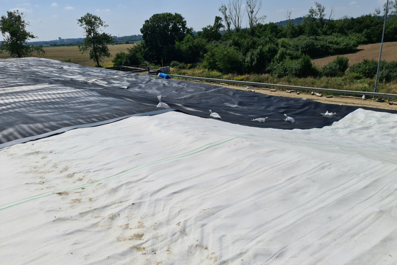 Referenčné stavby / Žabany - rekultivácia skládky odpadov - foto Referenčné stavby / Žabany - rekultivácia skládky odpadov - foto