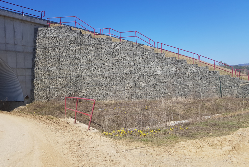 Referenčné stavby / D1 Fričovce - Svinia, SO 210 - foto Referenčné stavby / D1 Fričovce - Svinia, SO 210 - foto