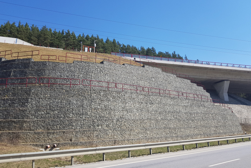 Referenčné stavby / D1 Fričovce - Svinia, SO 208 - foto Referenčné stavby / D1 Fričovce - Svinia, SO 208 - foto