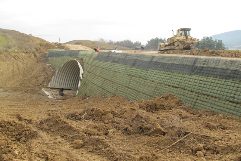 Referenčné stavby / D1 Fričovce - Svinia, SO 205 - foto Referenčné stavby / D1 Fričovce - Svinia, SO 205 - foto