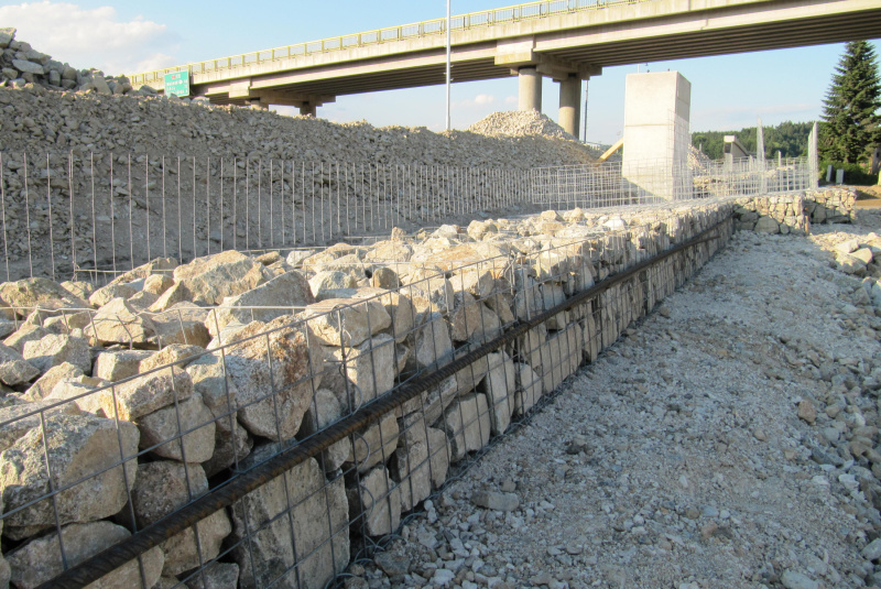 Referenčné stavby / ŽSR Považská Teplá - Žilina, SO 51.32.02.3A - foto Referenčné stavby / ŽSR Považská Teplá - Žilina, SO 51.32.02.3A - foto