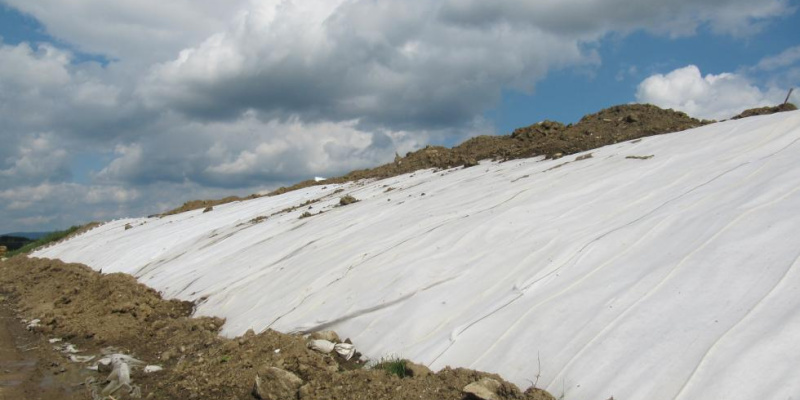 Žabany - rekultivácia skládky odpadov Žabany - rekultivácia skládky odpadov